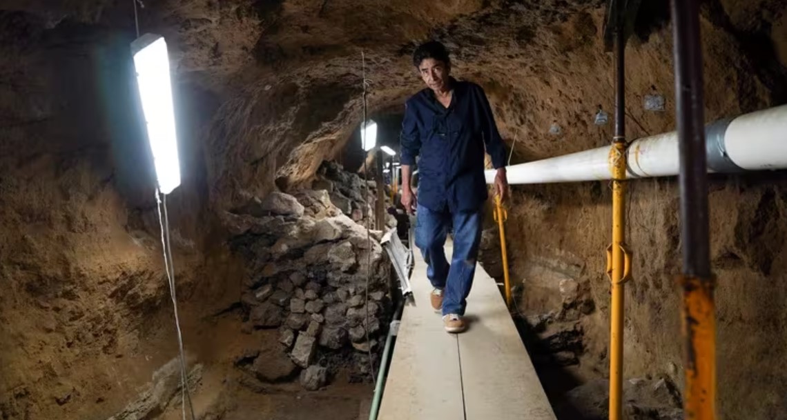 El arqueólogo Sergio Gómez llevaba tiempo explorando y estudiando túneles.