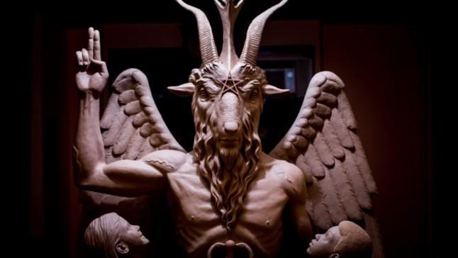 Los códigos ocultos de la controversial estatua satánica inaugurada en Detroit-0