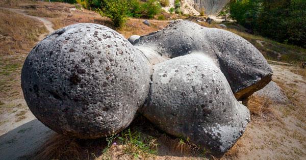 El enigmático fenómeno de las piedras vivas: respiran, crecen y se reproducen-0